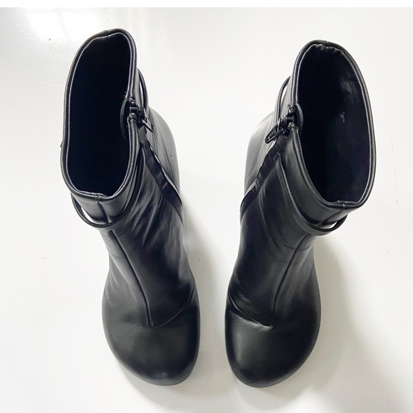 JW Anderson Leather Anchor Logo Charm Bootie size 38.5 - Picture 3 of 12